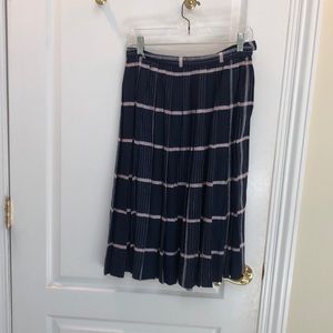 Navy and light pink skirt from Evan-Picone size 8